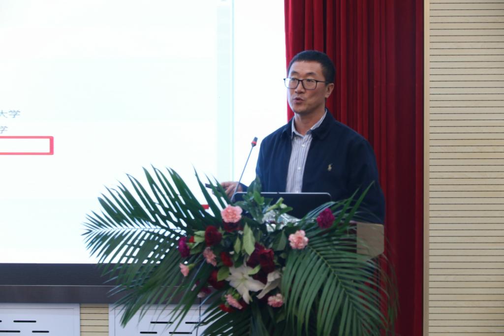 动科学院院长刘忠华做专题报告